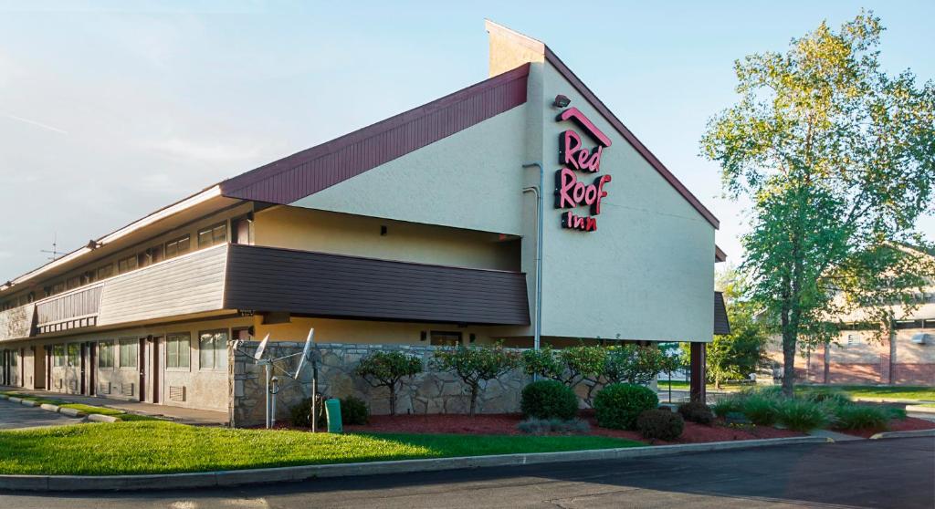 Red Roof Inn Indianapolis North - College Park Main image 1