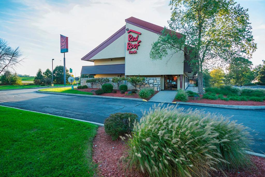 Red Roof Inn Indianapolis North - College Park Main image 2