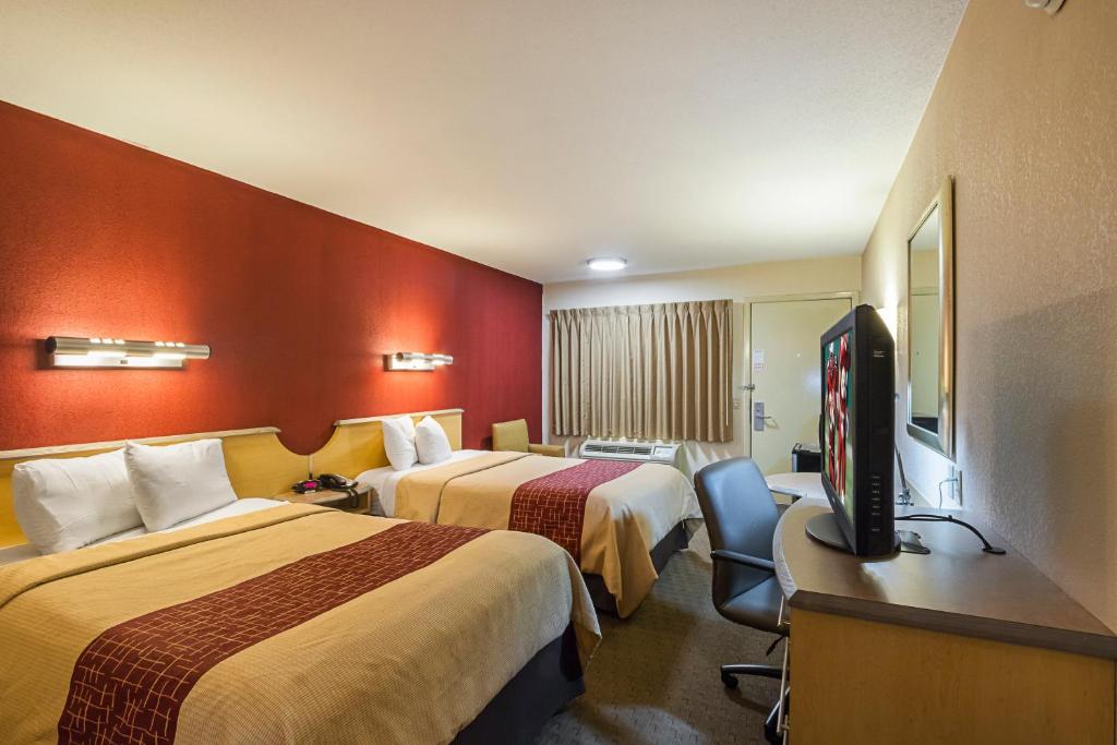 Red Roof Inn Indianapolis North - College Park image 24